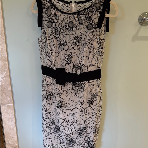 Elie Tahari Elegant Black and White Floral Dress - Picture 1 of 5